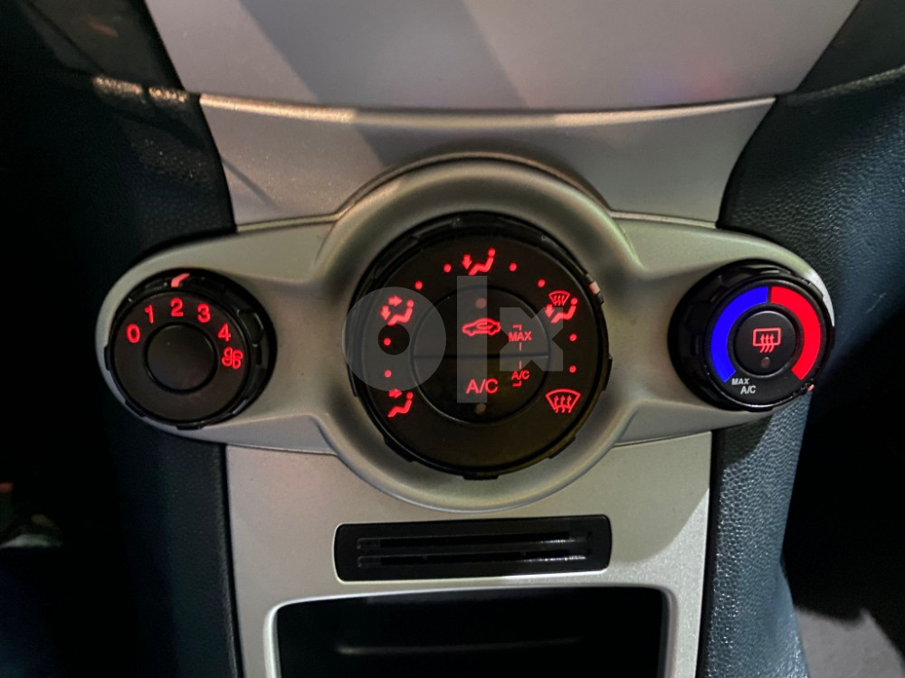 FORD FIESTA 1.6 TDCI, 2011 GOD, VOLAN S KOMANDAMA