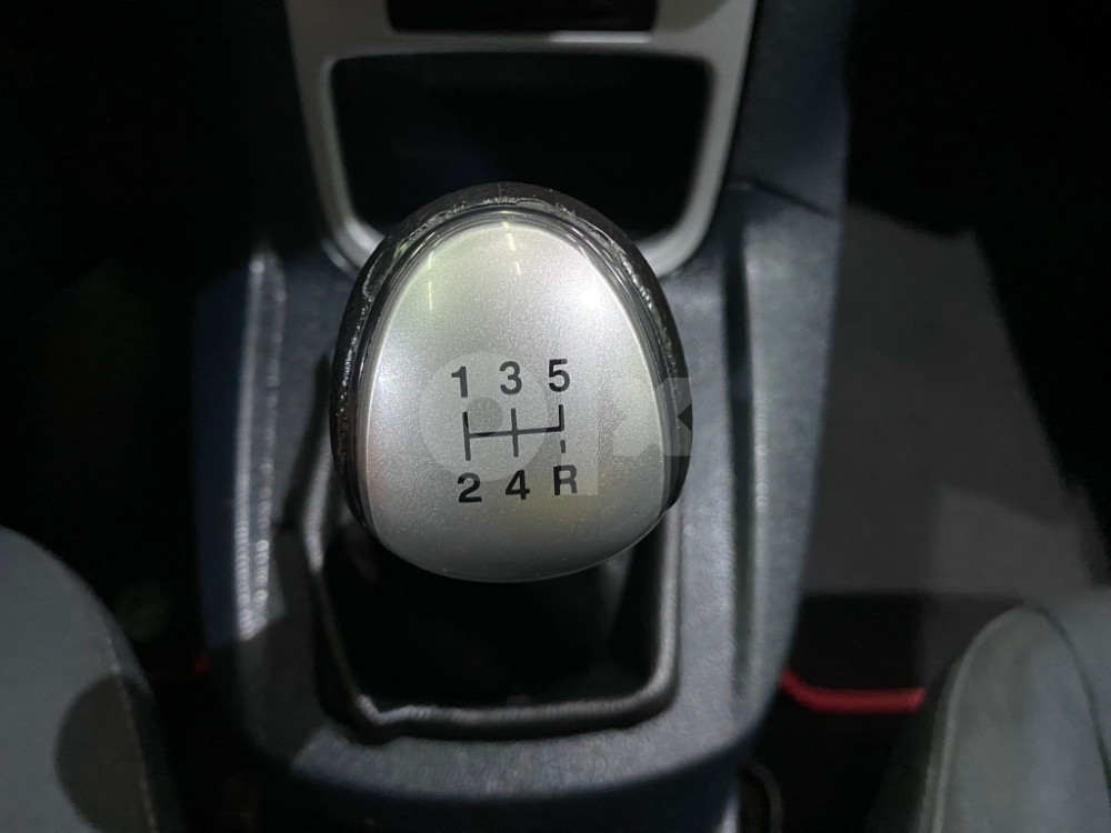 FORD FIESTA 1.6 TDCI, 2011 GOD, VOLAN S KOMANDAMA