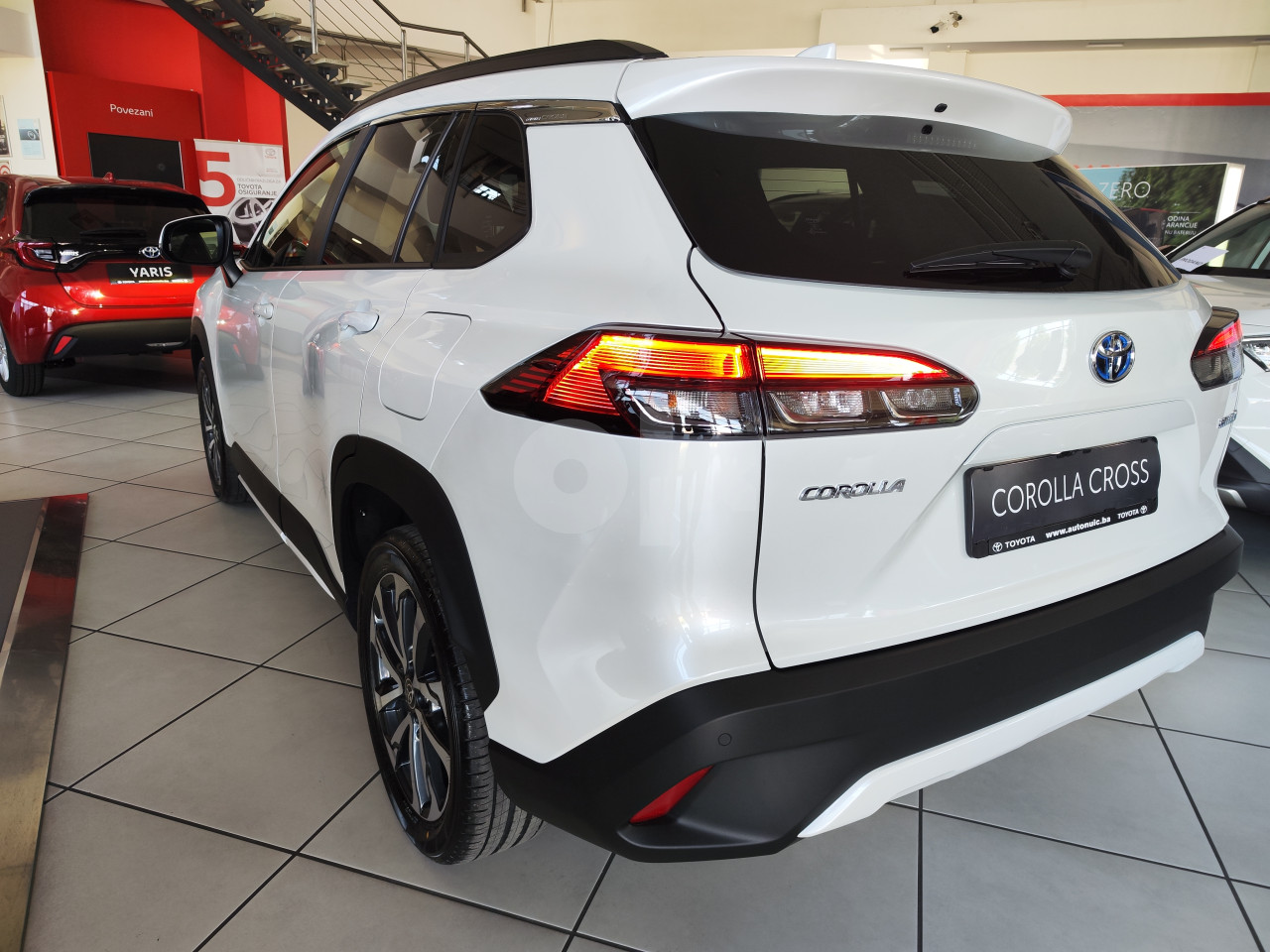 TOYOTA COROLLA CROSS 2.0 HEV FWD 5D E-CVT STYLE - Automobili - OLX.ba