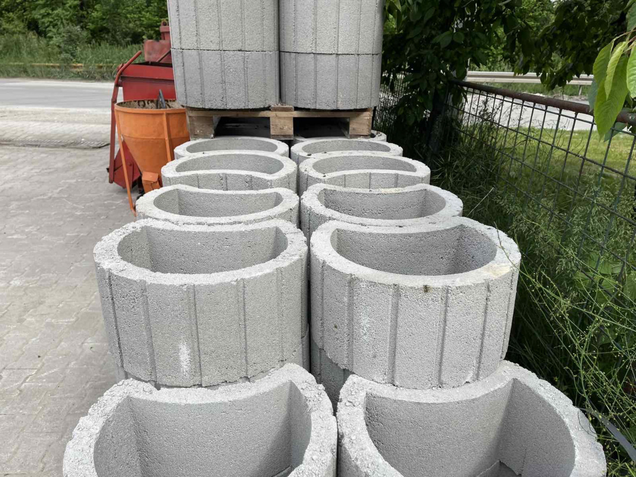 Saksije betonske - zardinjere