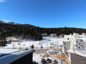 LOCUS: NOVOGRADNJA!! Četverosobni apartman, Bjelašnica. USELJIVO!