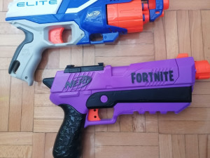 Nerf pistolji 2 komada puska pistolj 30cm sa metcima