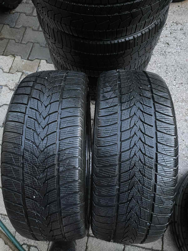Gume 245 40 20 zimske kao nove 2 kom
