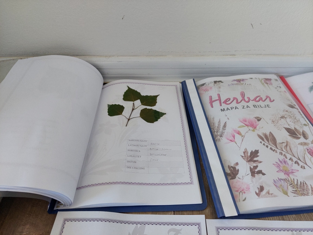 HERBAR 30 BILJAKA ( Herbarijum za Osnovnu, srednju) 061 027 916