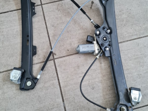 PREDNJI LIJEVI PODIZAC STAKLA BMW E60