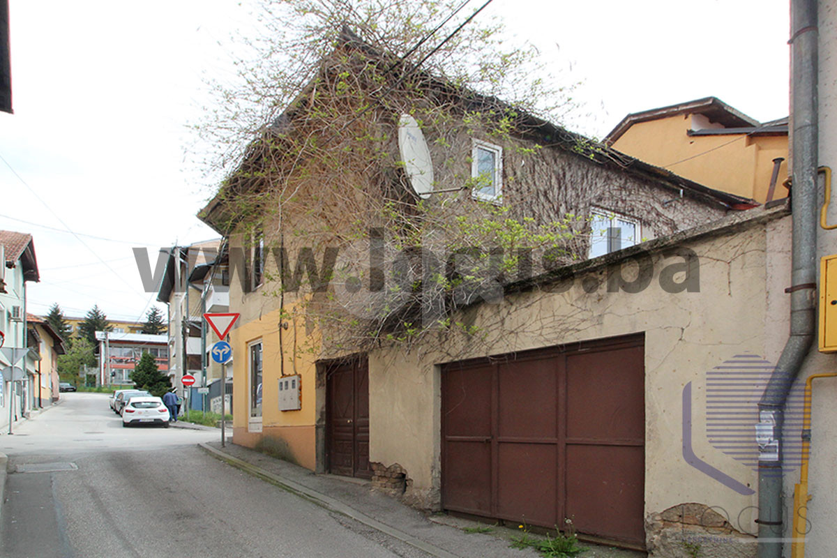 LOCUS: Kuća na atraktivnoj lokaciji, Bjelave, Centar 6