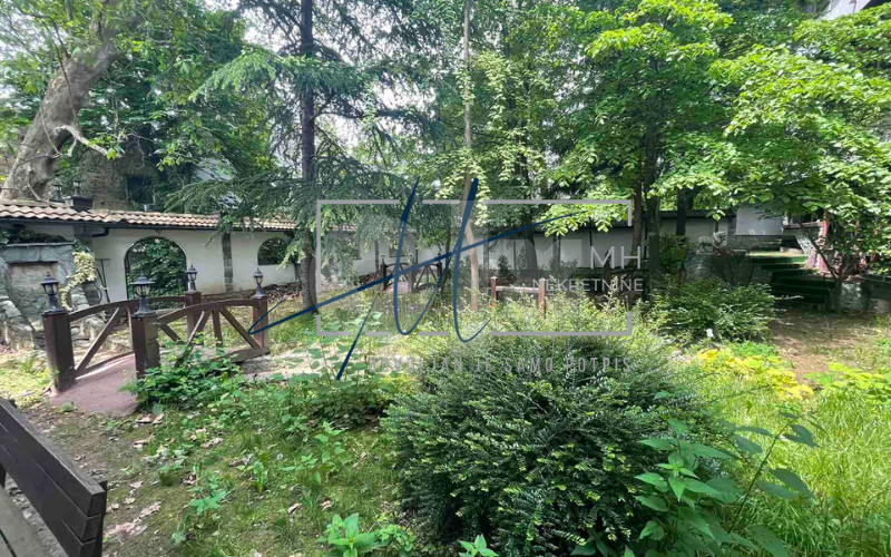 Višnjik | Kuća 1200m2 | Ulica Himzarina 3