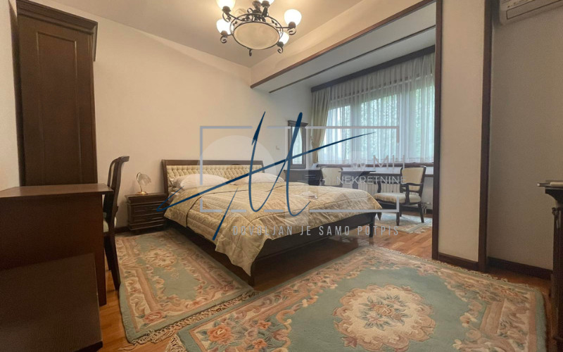 Višnjik | Kuća 1200m2 | Ulica Himzarina 6