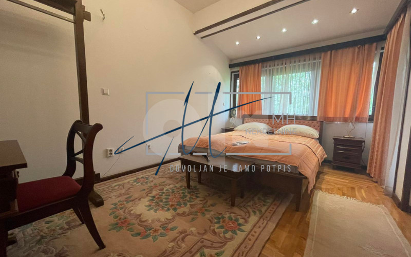 Višnjik | Kuća 1200m2 | Ulica Himzarina 7