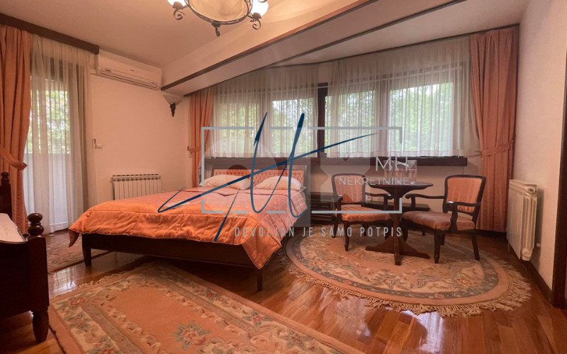 Višnjik | Kuća 1200m2 | Ulica Himzarina 9