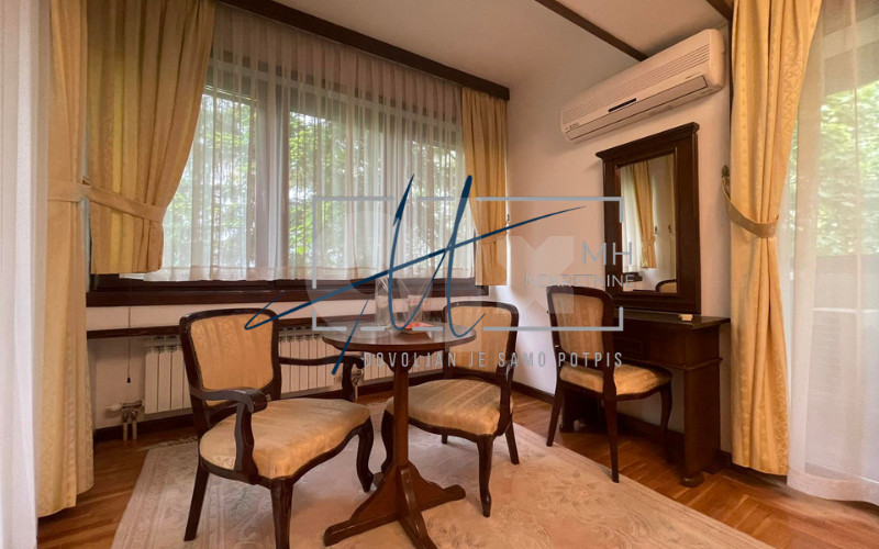 Višnjik | Kuća 1200m2 | Ulica Himzarina 10