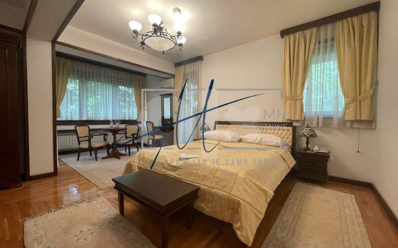 Višnjik | Kuća 1200m2 | Ulica Himzarina 11