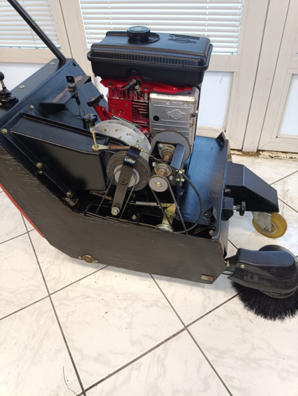 HAKO maina za ienje asfalta betona - Za pranje i ienje - OLX.ba