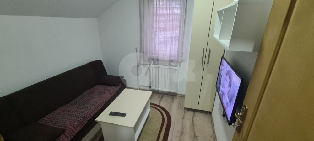Dvosoban NAMJESTEN 40m2.  lokacija 150m od OMEGE