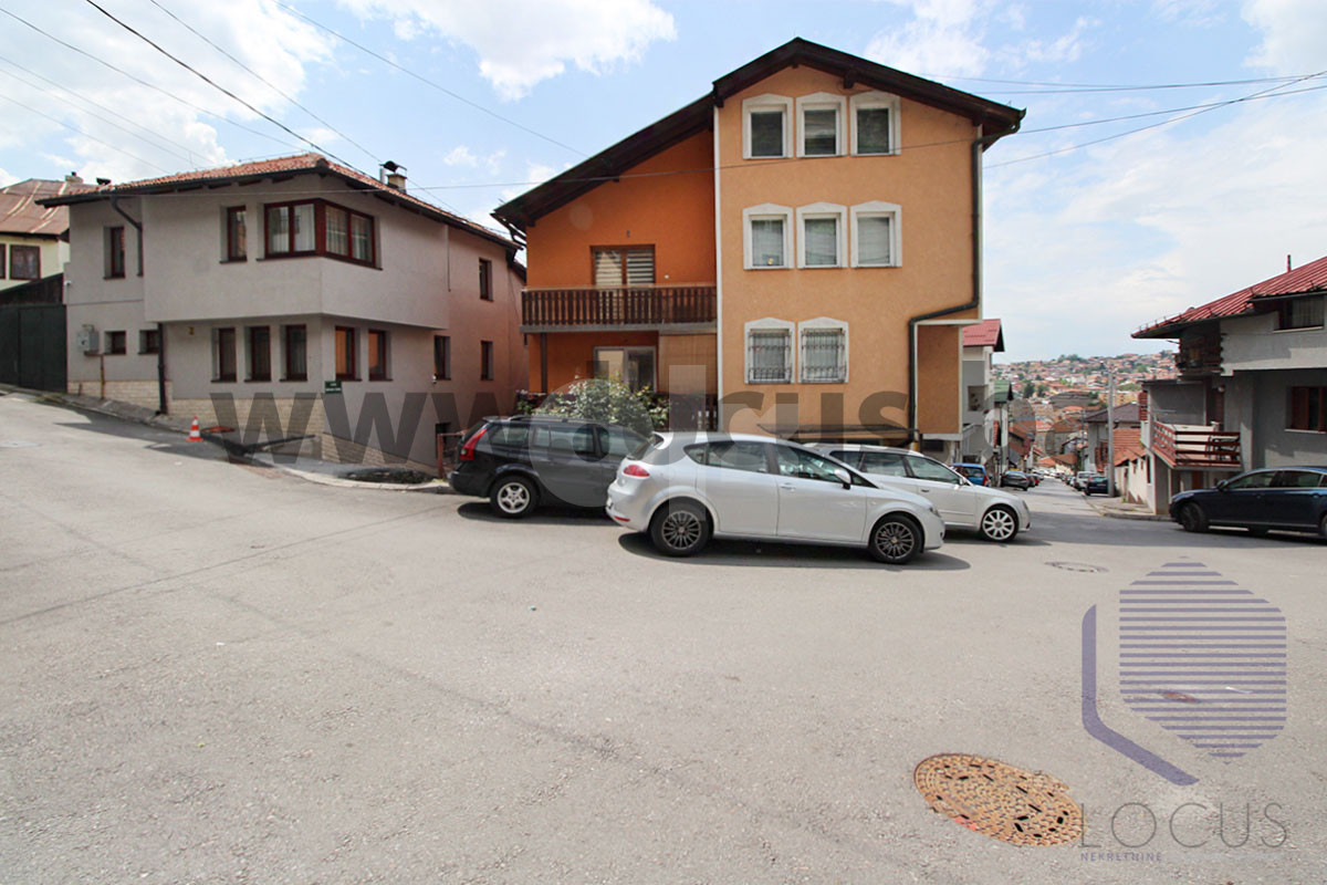 LOCUS: Investicija!! Ruševna kuća u naselju Alifakovac 8