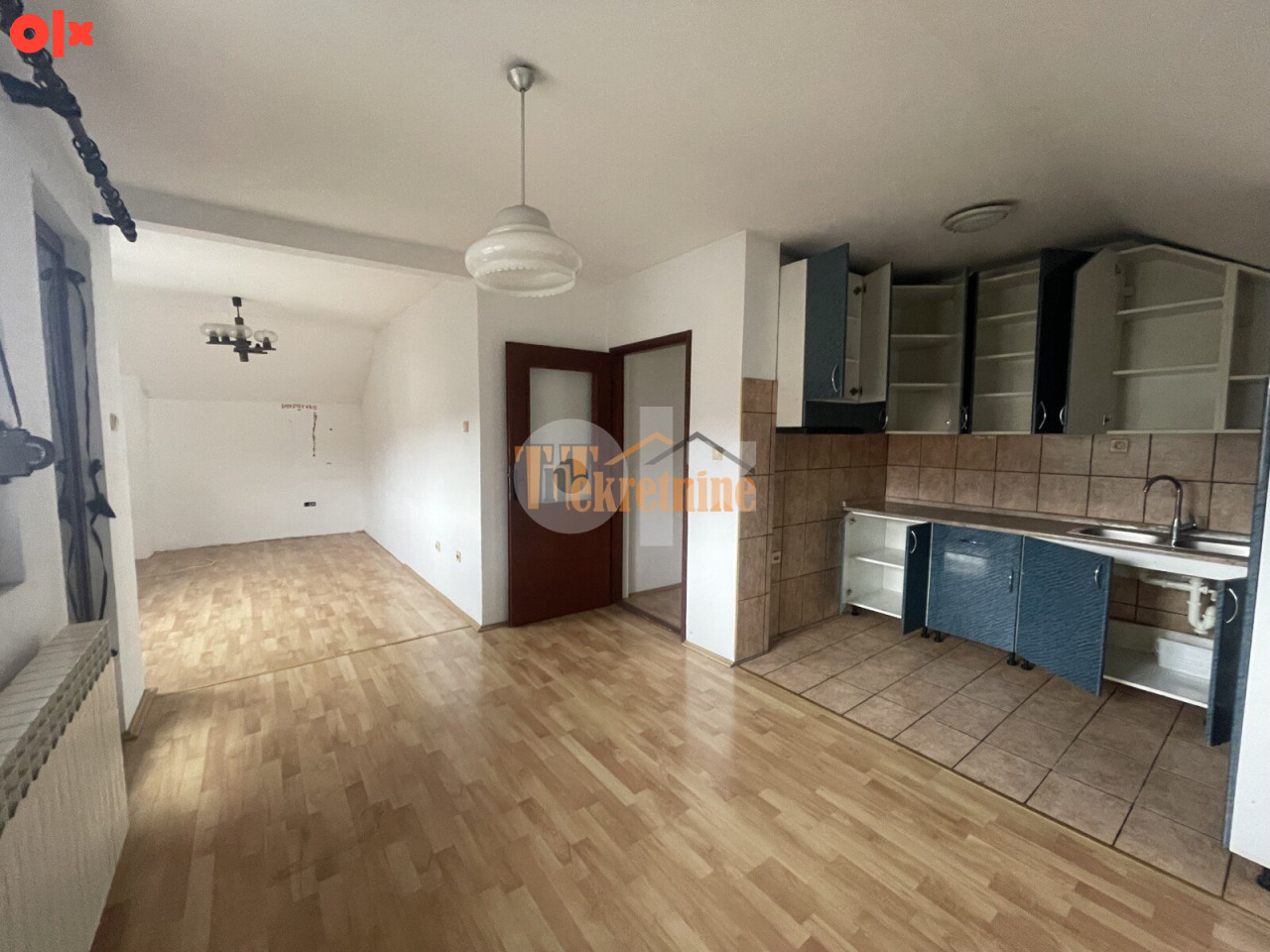 Stambeno poslovni objekat (kuća) 300 m2 - Lauš 11