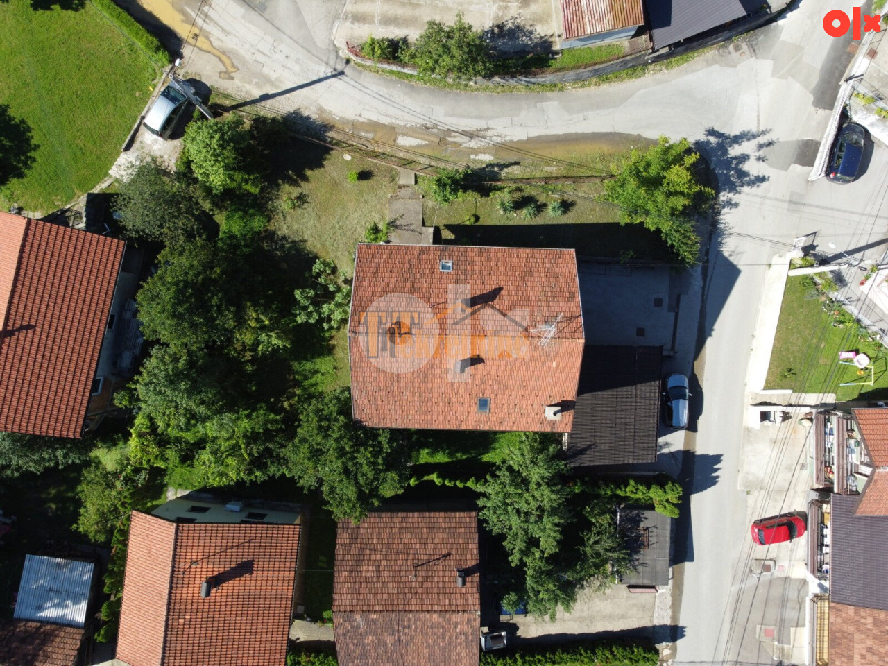 Stambeno poslovni objekat (kuća) 300 m2 - Lauš 16