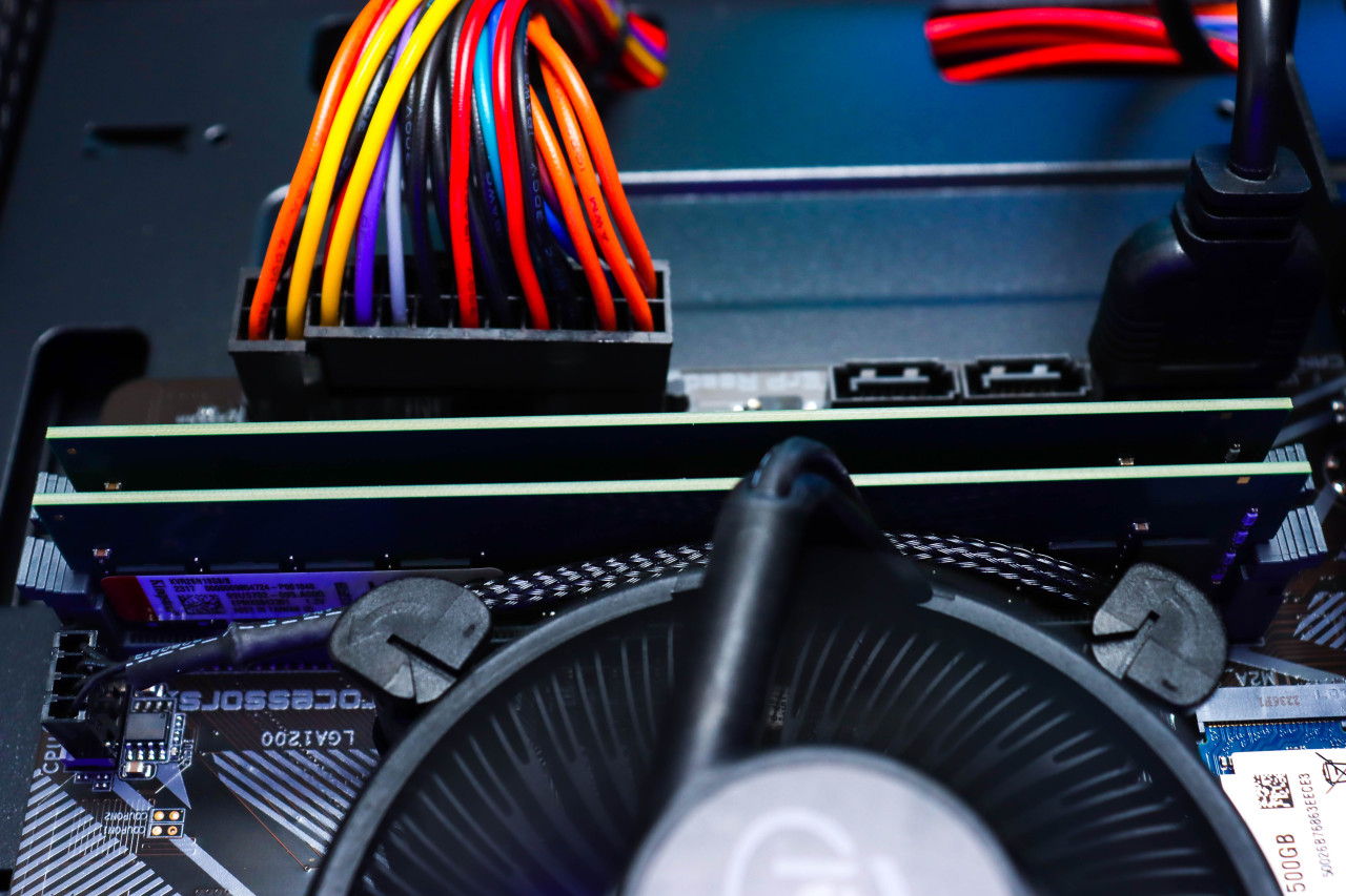 Gaming PC Ubit UB-GK03-03; i5-11400f; RX 6600 DOPER - Desktop Računari ...