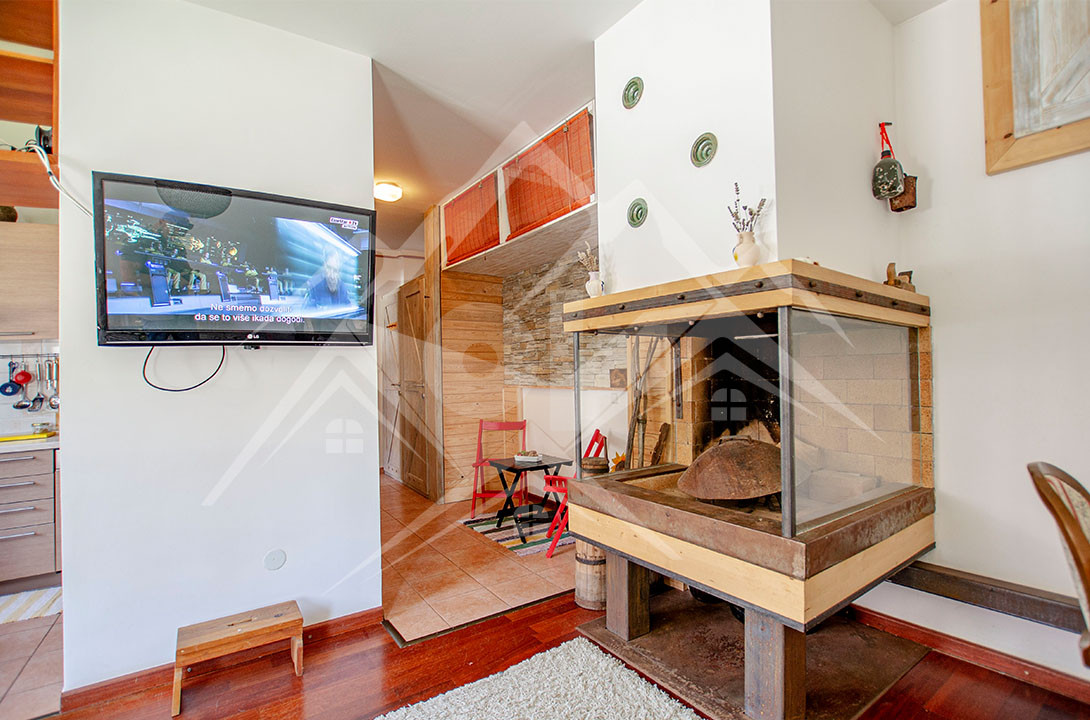 AKCIJA - Namješten dvosoban apartman 45 m2, Bjelašnica 8