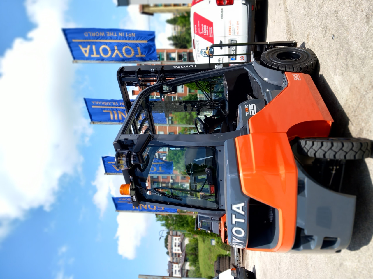 Viljuškar NOVI  TOYOTA 2,5t DIESEL - na stanju// AKCIJA