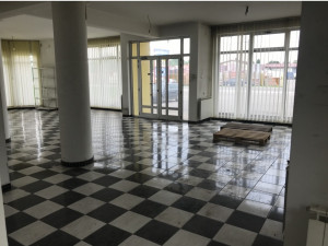 I am renting commercial space 240sqm + 55sqm residential. photo 3