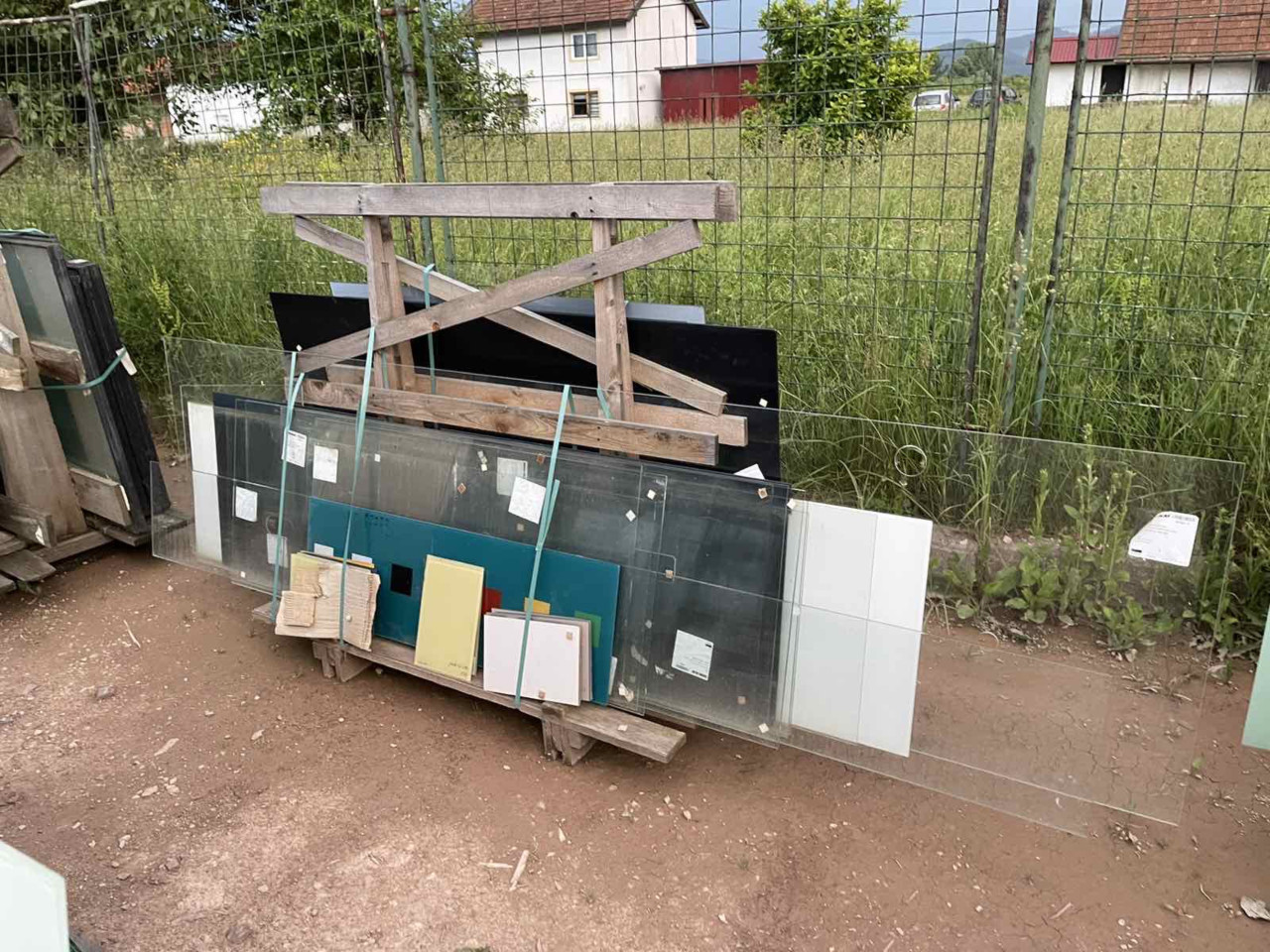 Kaljeno staklo, raznih dimenzija