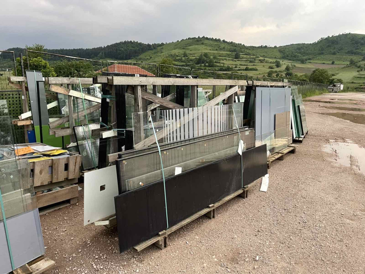 Kaljeno staklo, raznih dimenzija