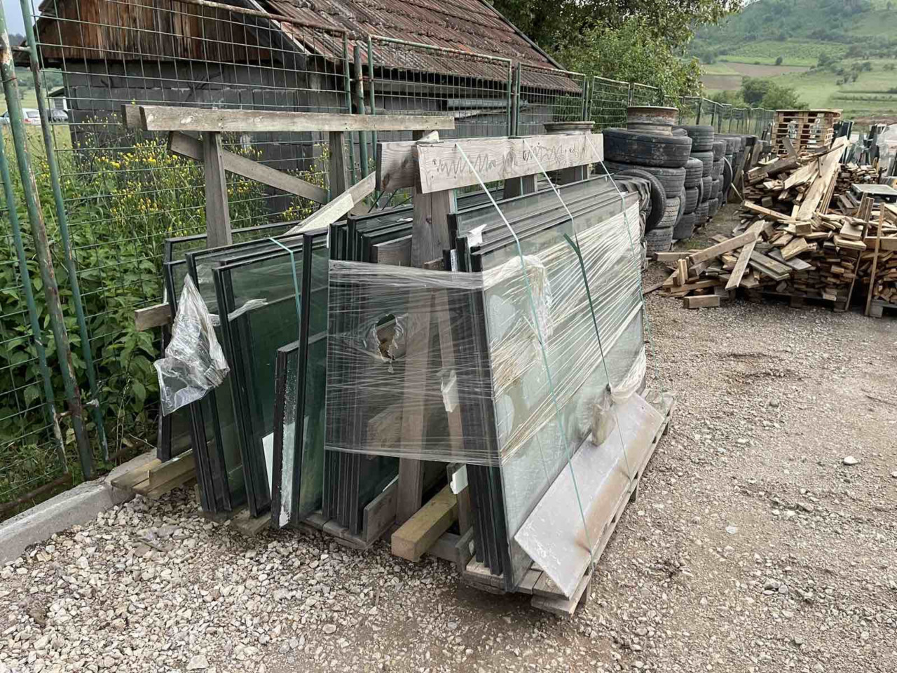 Kaljeno staklo, raznih dimenzija