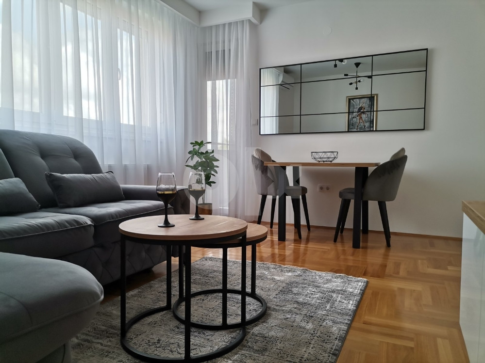 Stan na dan Bijeljina Central LUX 065 582 524 *PARKING* 2