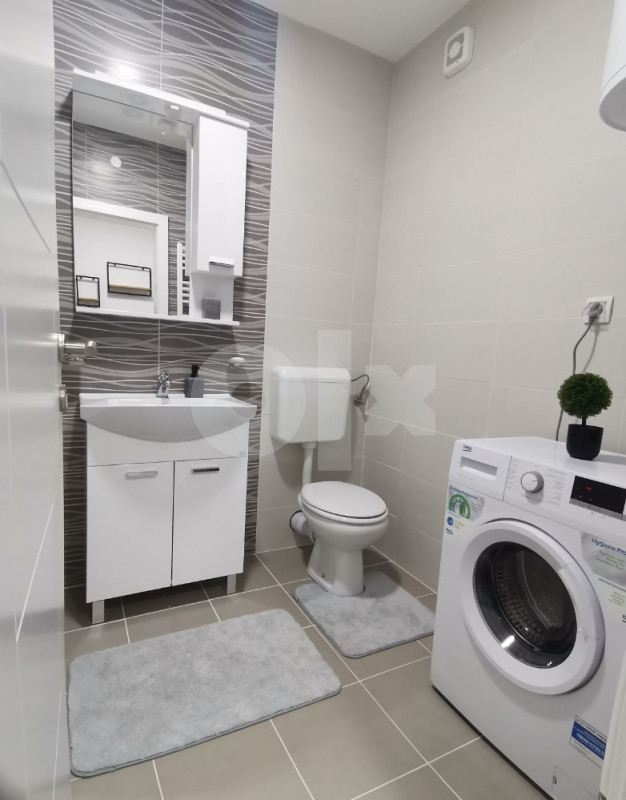 Stan na dan Bijeljina Central LUX 065 582 524 *PARKING* 14