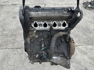 Motor i 16v 10hkh Peugeot 406 (fotografija 3)