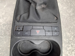 RUČICA MJENJAČA I PREKIDAČI SEAT IBIZA 2010