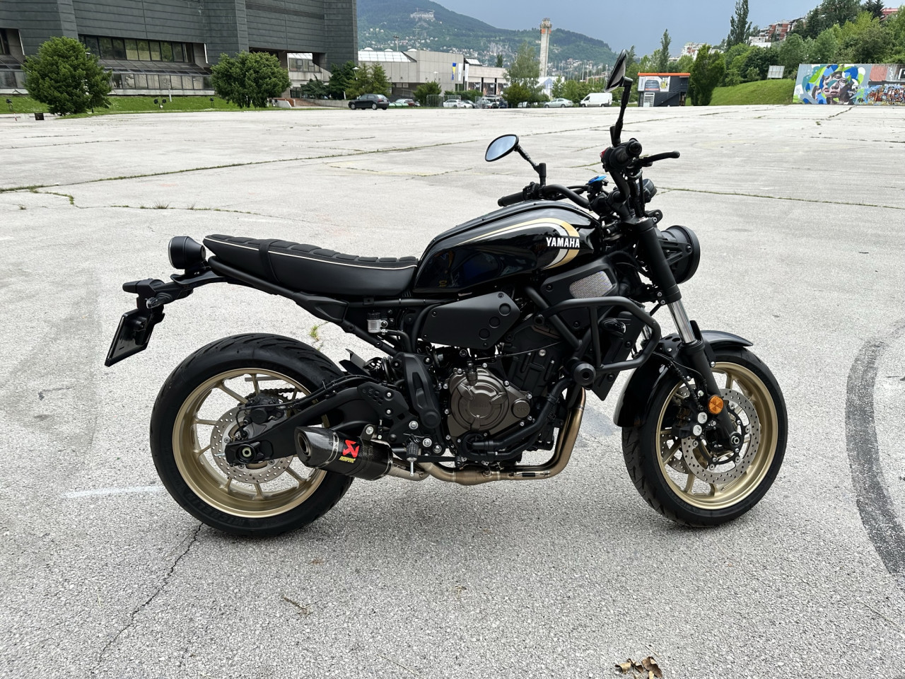 Yamaha xsr700