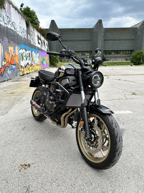 Yamaha xsr700