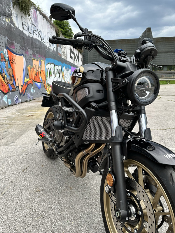 Yamaha xsr700