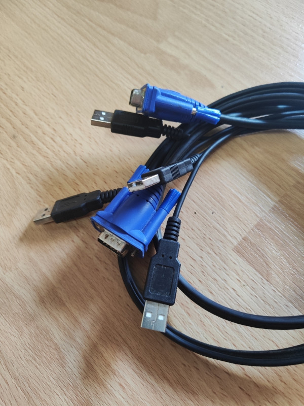 SWITCH LOGILINK KVM 2 PORT USB ATEN (2 CENTRALNE NA 1 M Switch OLX.ba