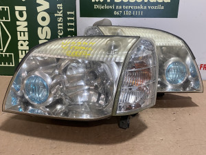 Farovi Nissan X-trail 2007