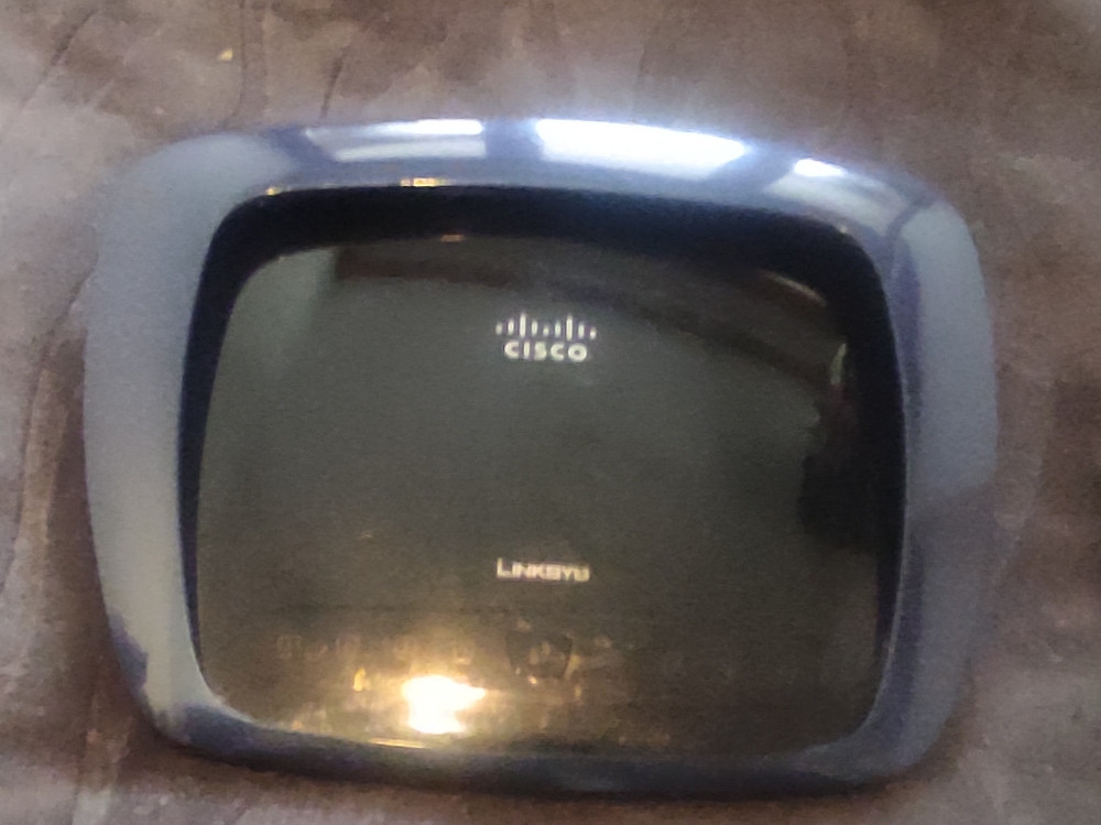 GIGABIT WIFI  RUTER Linksys CISCO WRT610N Dual-N Band