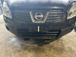 Branik prednji Nissan Qashqai 2009