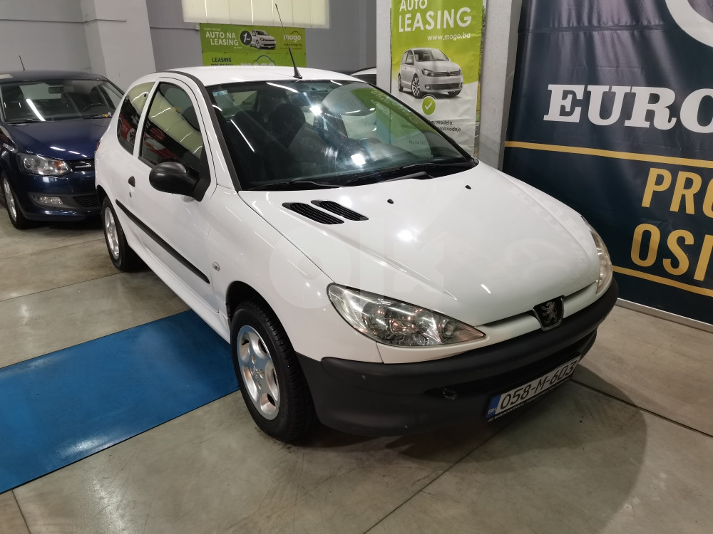 PEUGEOT 206 1.4 HDI, 2006 GODINA, REGISTROVAN,