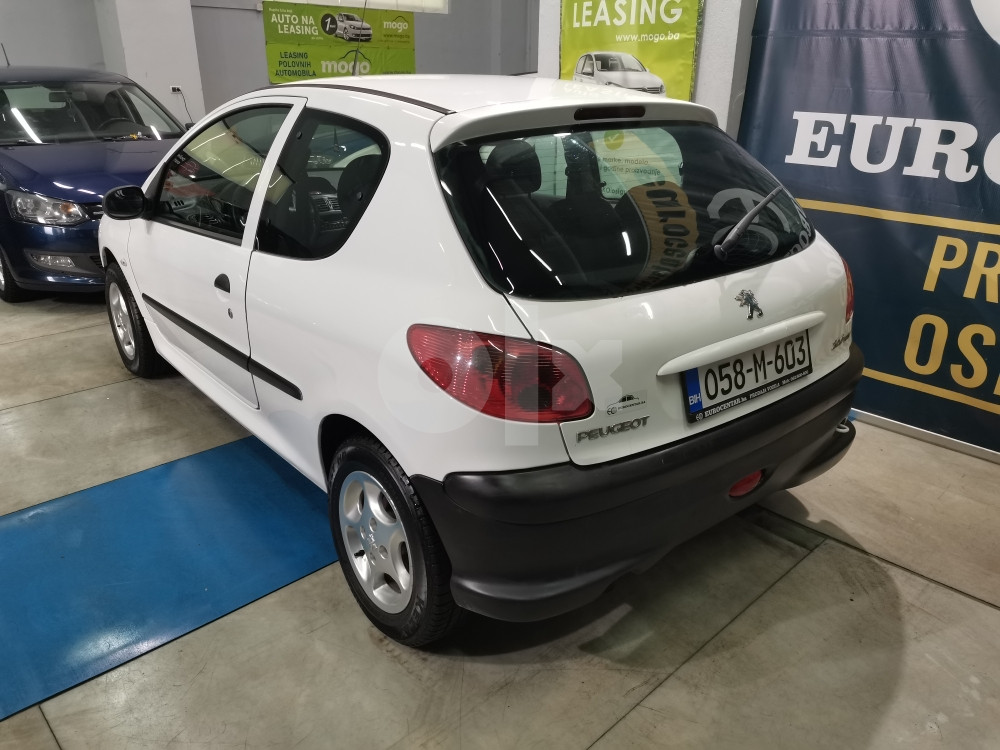 PEUGEOT 206 1.4 HDI, 2006 GODINA, REGISTROVAN,