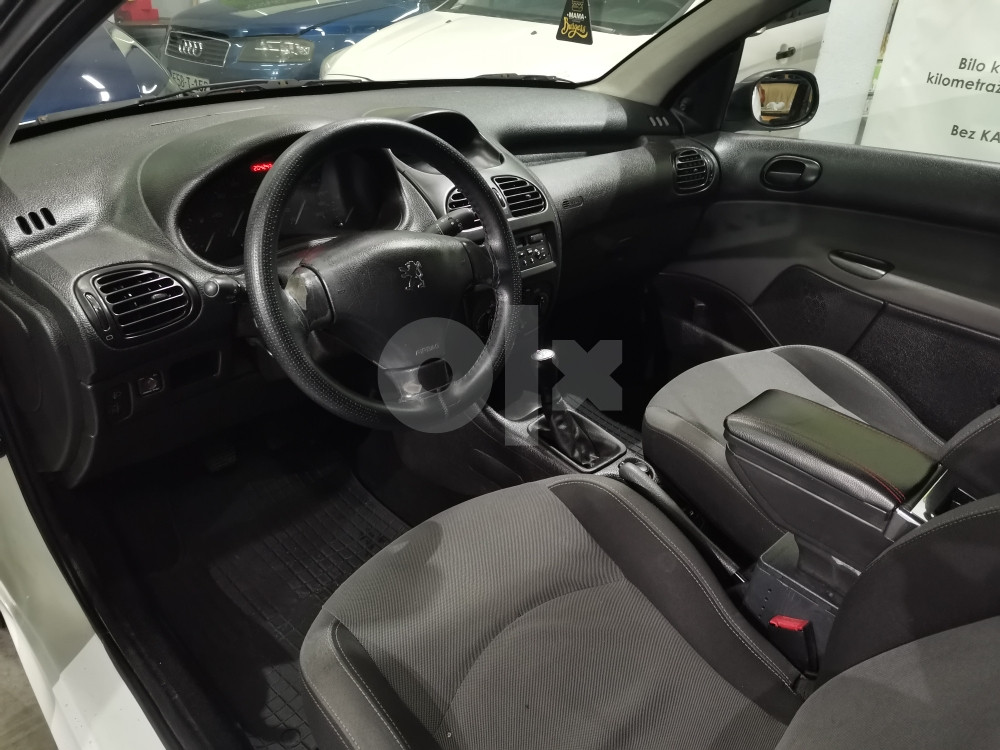 PEUGEOT 206 1.4 HDI, 2006 GODINA, REGISTROVAN,