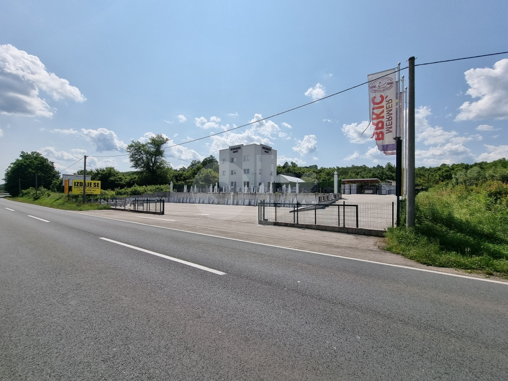 IZDAJE SE poslovni prostor Tuzla sa placem 2300 m2