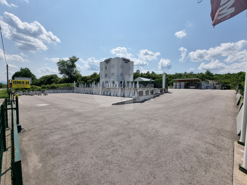 IZDAJE SE poslovni prostor Tuzla sa placem 2300 m2 3