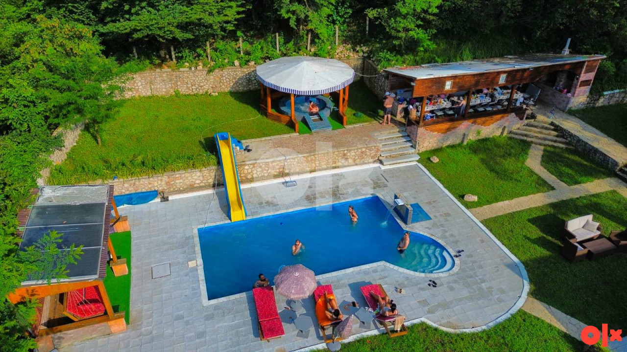 Vikendica sa bazenom i jakuzzi Tuzla