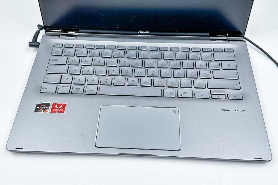 Laptop Asus ZenBook Flip 14 UM462D Ryzen Laptopi