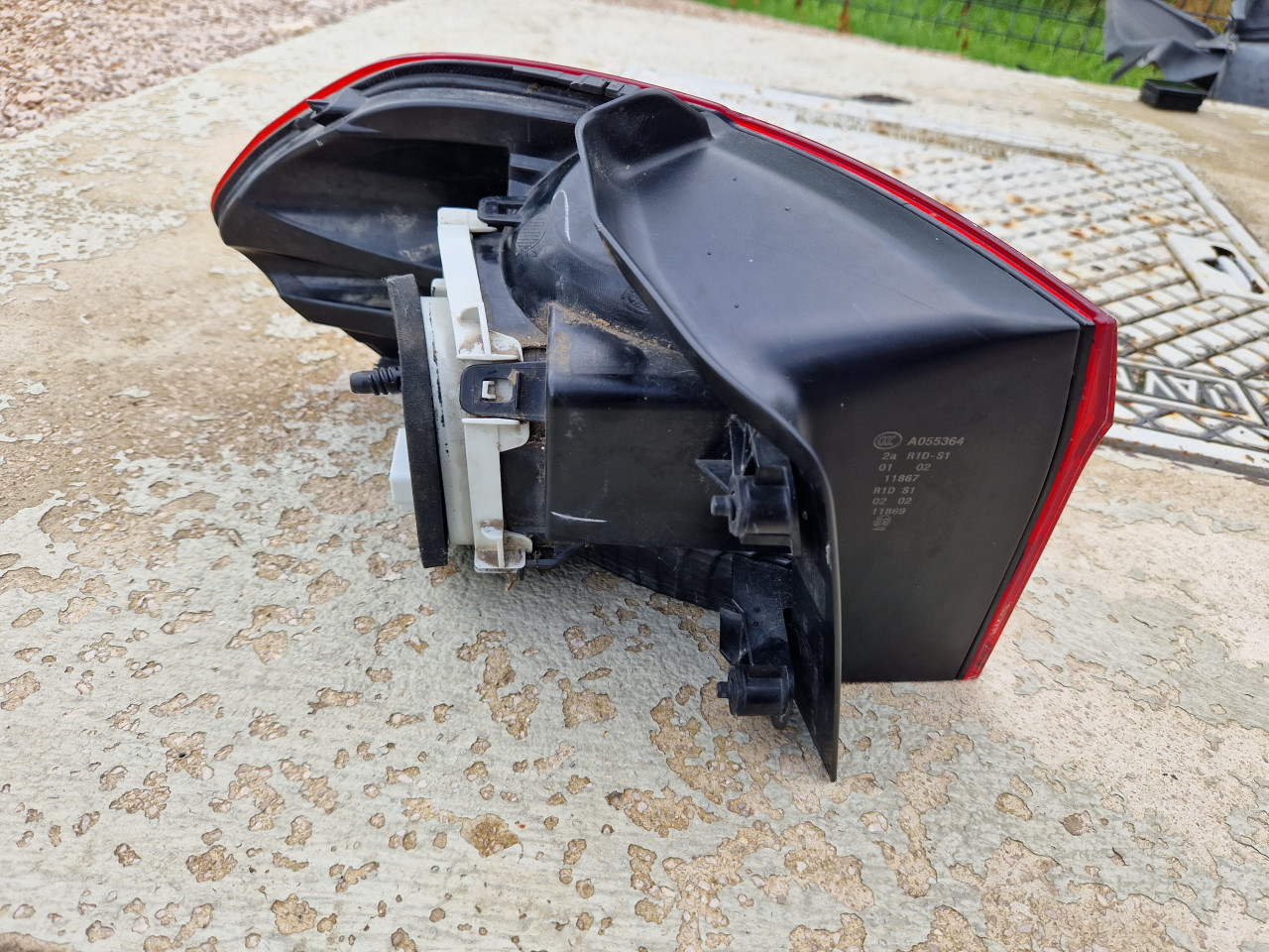 DESNO STOP SVJETLO STOPKA VW TOURAN -5TA945096A