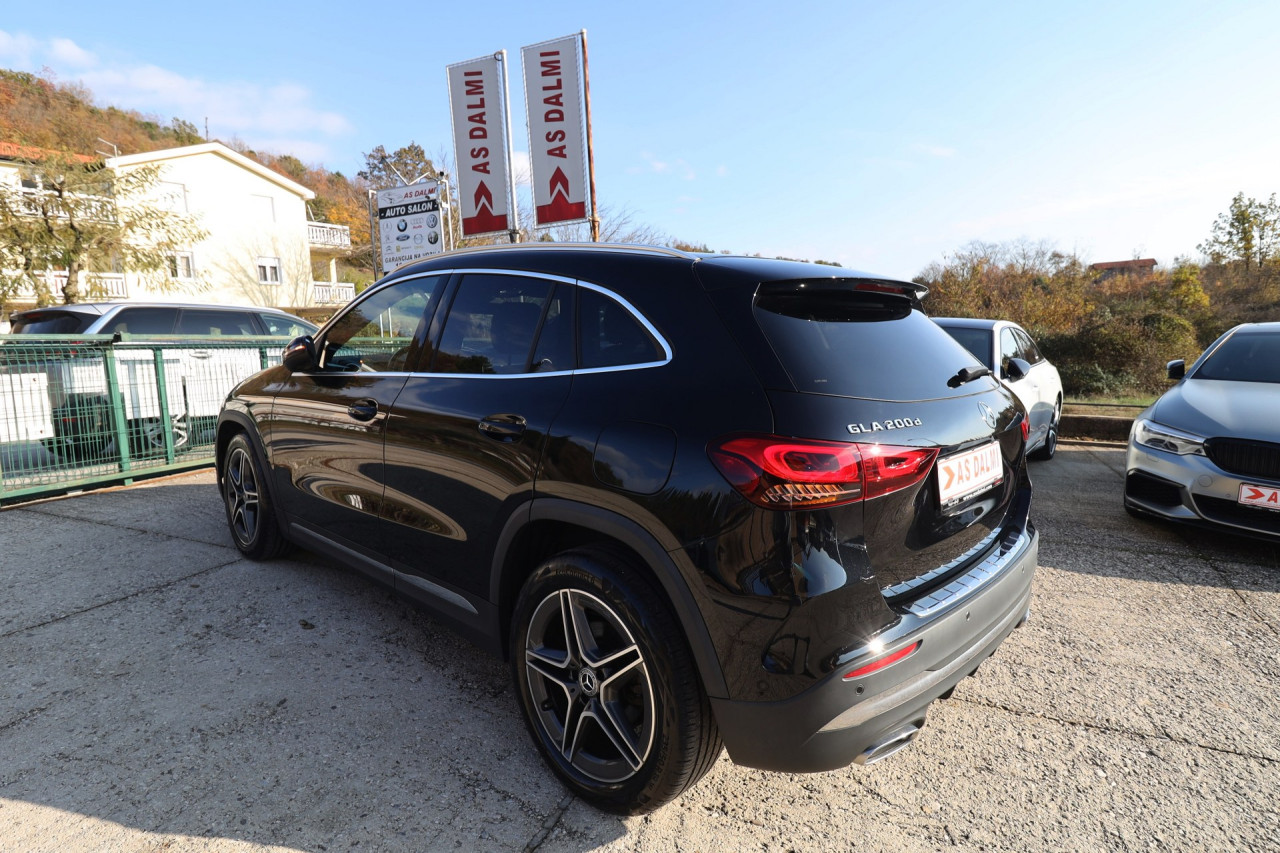 Mercedes GLA 200d 8G 3xAMG FULL-LED VIRTUAL Kamera