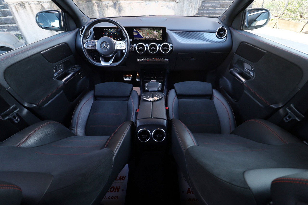 Mercedes GLA 200d 8G 3xAMG FULL-LED VIRTUAL Kamera