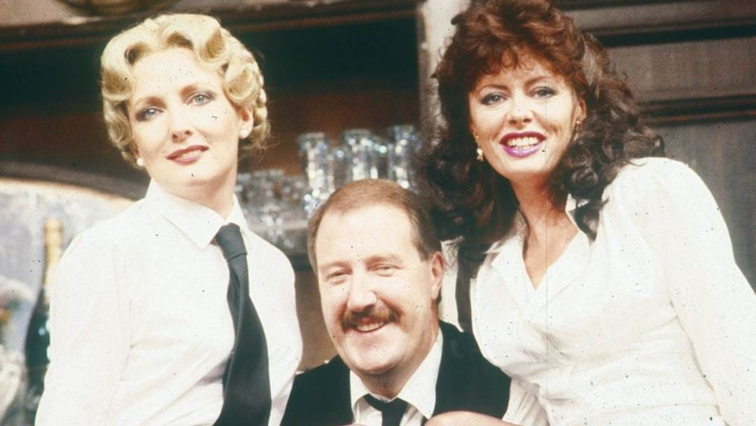 Allo Allo - Alo Alo - serija - Filmovi i serije - OLX.ba
